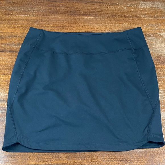 Columbia Black Mini Skirt with built in shorts large stretch athletic - Picture 1 of 10